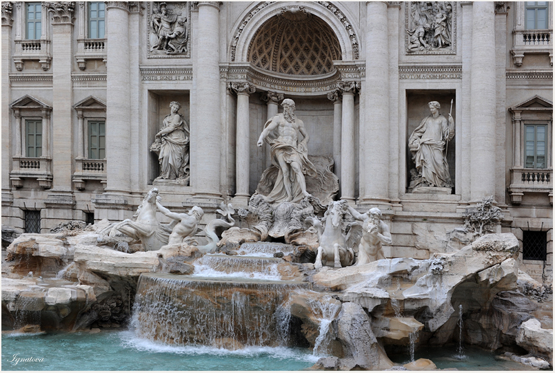   (Fontana di Trevi)