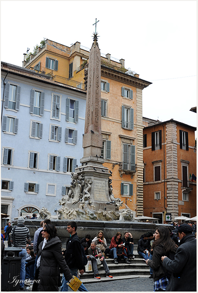    (piazza Rotonda)